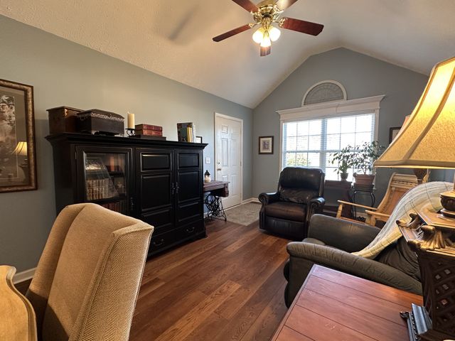 211 Homewood Dr, Murfreesboro, TN 37127