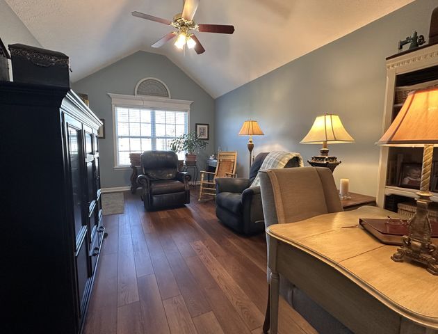 211 Homewood Dr, Murfreesboro, TN 37127