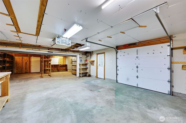 541 Surfcrest Place NE, Poulsbo, WA 98370