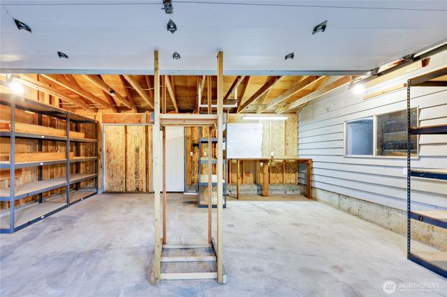 541 Surfcrest Place NE, Poulsbo, WA 98370