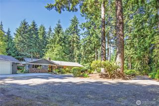 541 Surfcrest Place NE, Poulsbo, WA 98370