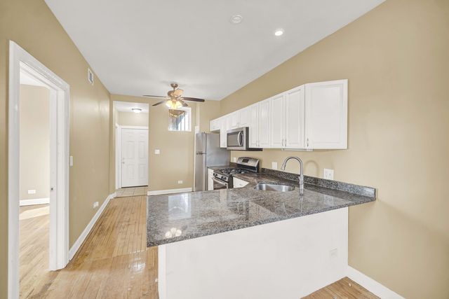 3410 W Walnut Street, Chicago, IL 60624