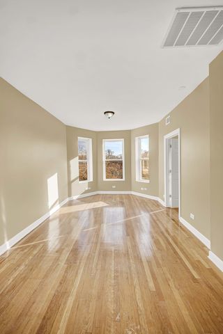 3410 W Walnut Street, Chicago, IL 60624