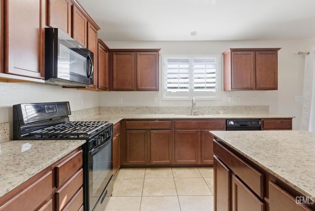 6807 Clear Water Creek Way, Bakersfield, CA 93311