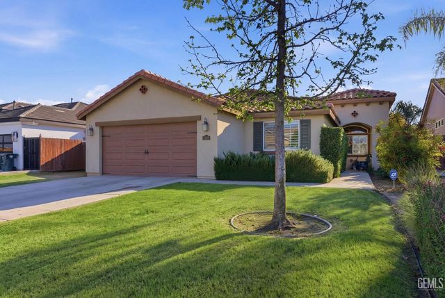 6807 Clear Water Creek Way, Bakersfield, CA 93311