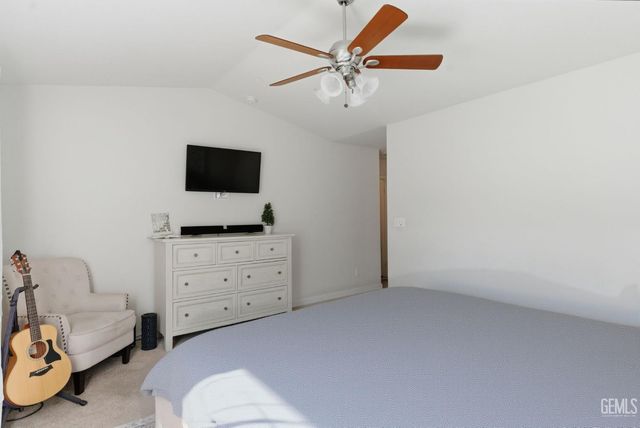 6807 Clear Water Creek Way, Bakersfield, CA 93311