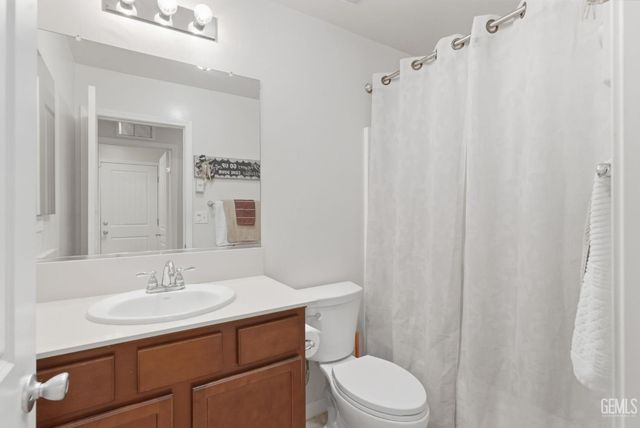 6807 Clear Water Creek Way, Bakersfield, CA 93311