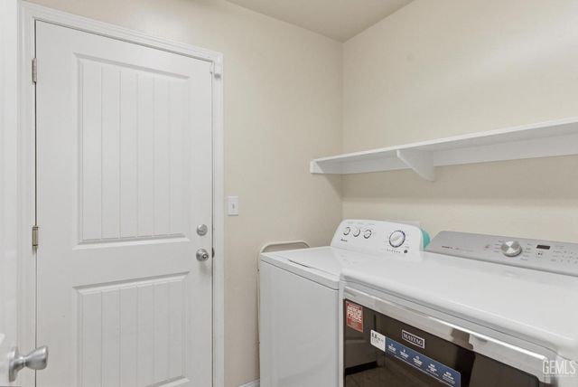 6807 Clear Water Creek Way, Bakersfield, CA 93311