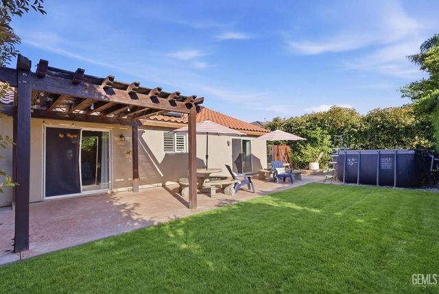 6807 Clear Water Creek Way, Bakersfield, CA 93311