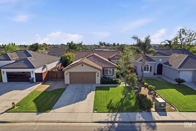 6807 Clear Water Creek Way, Bakersfield, CA 93311