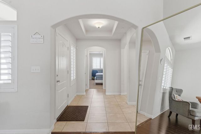 6807 Clear Water Creek Way, Bakersfield, CA 93311