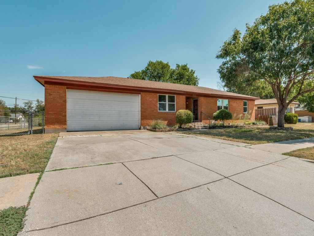 5020 Susan Lee Lane, North Richland Hills, TX 76180 — exterior