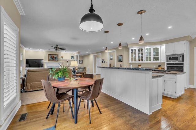 300 Willow Brook Dr, Manchester, TN 37355