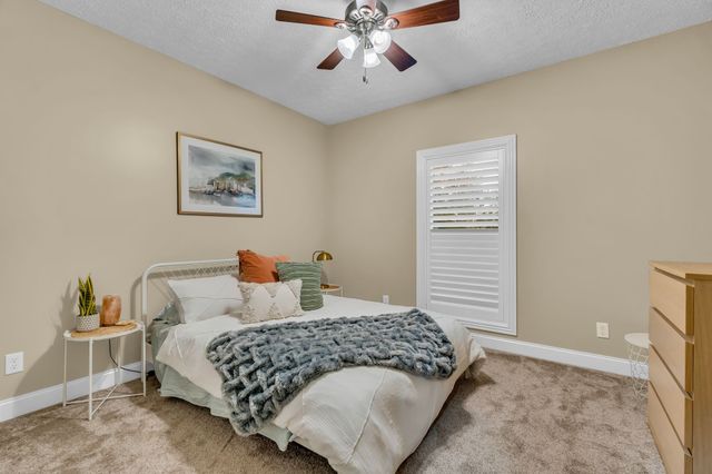 300 Willow Brook Dr, Manchester, TN 37355