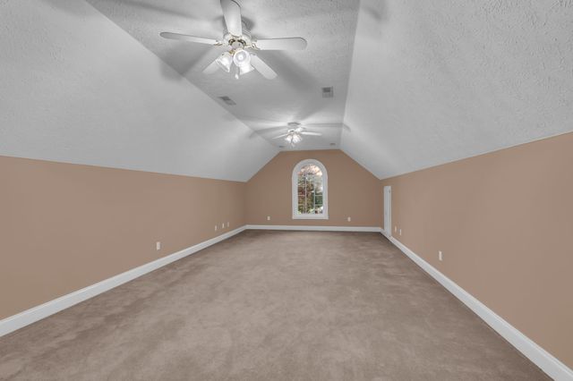 300 Willow Brook Dr, Manchester, TN 37355