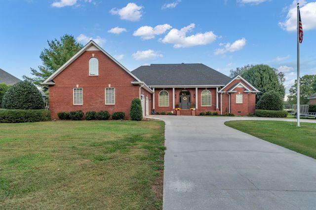 300 Willow Brook Dr, Manchester, TN 37355