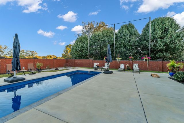 300 Willow Brook Dr, Manchester, TN 37355