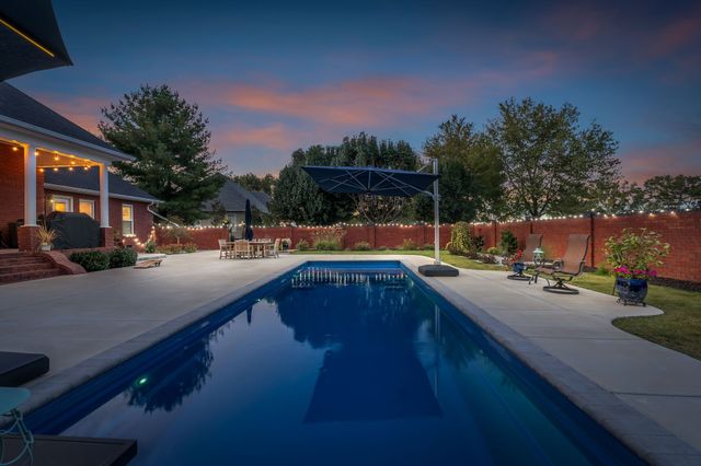 300 Willow Brook Dr, Manchester, TN 37355