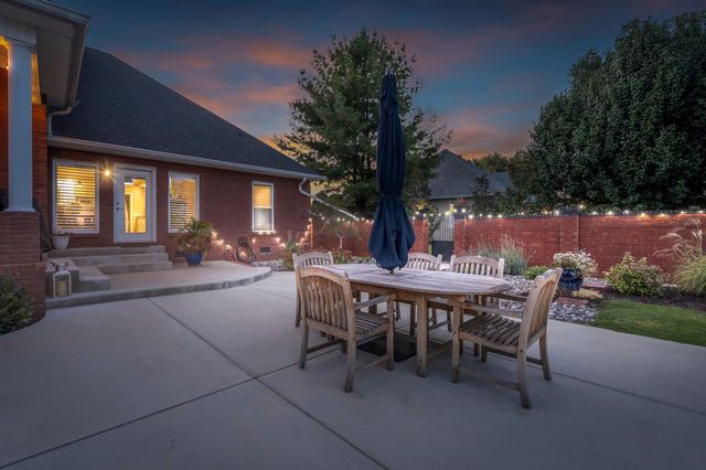 300 Willow Brook Dr, Manchester, TN 37355