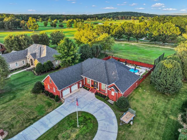 300 Willow Brook Dr, Manchester, TN 37355