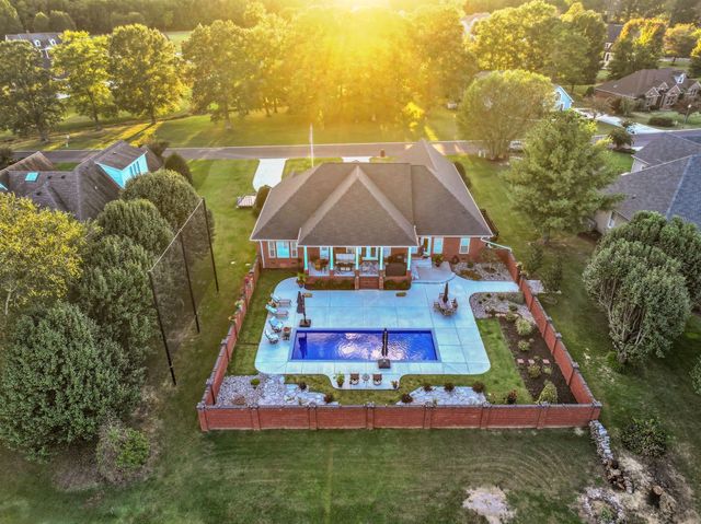 300 Willow Brook Dr, Manchester, TN 37355