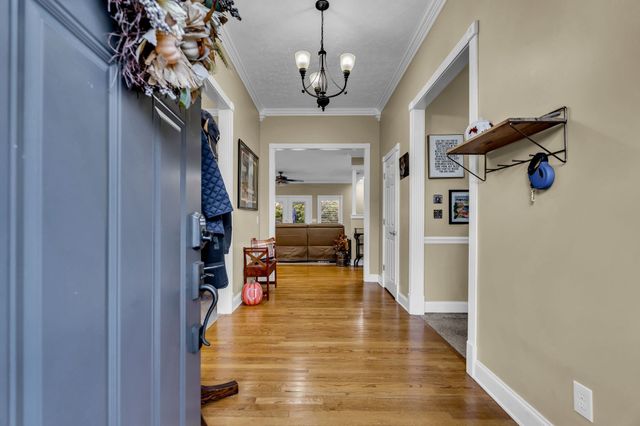 300 Willow Brook Dr, Manchester, TN 37355