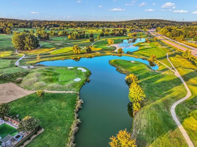 300 Willow Brook Dr, Manchester, TN 37355