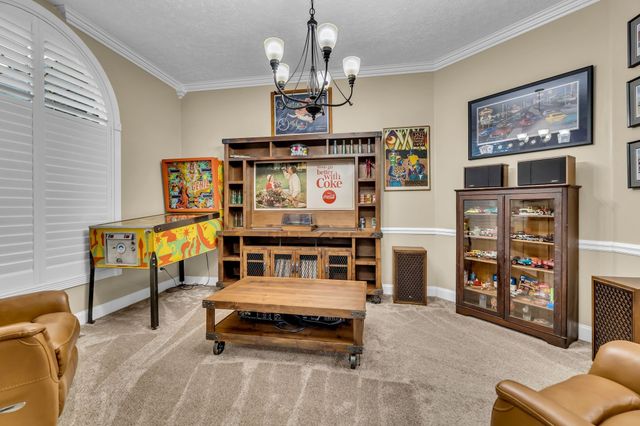 300 Willow Brook Dr, Manchester, TN 37355