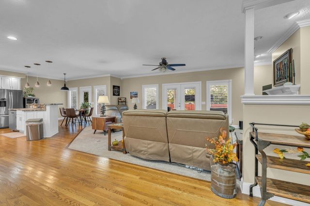 300 Willow Brook Dr, Manchester, TN 37355