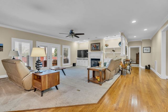 300 Willow Brook Dr, Manchester, TN 37355