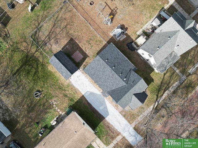 321 N Iowa Avenue N, York, NE 68467