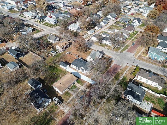 321 N Iowa Avenue N, York, NE 68467