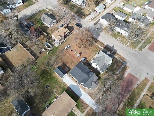 321 N Iowa Avenue N, York, NE 68467