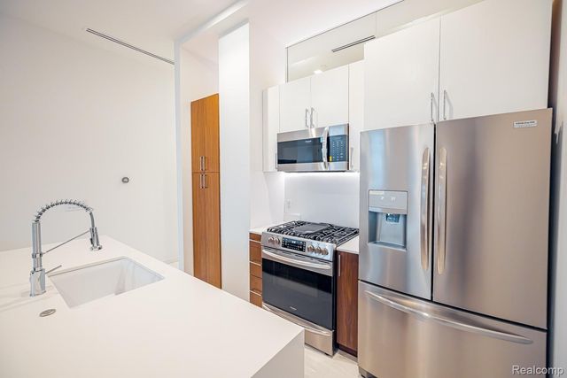 400 S Old Woodward Avenue 301, Birmingham, MI 48009