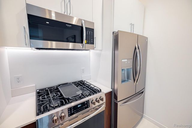 400 S Old Woodward Avenue 301, Birmingham, MI 48009