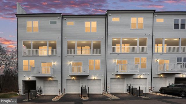 20821 CLOONGEE TER, Dulles, VA 20166