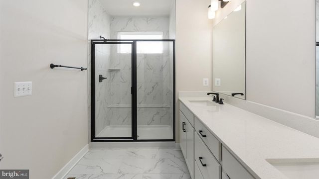 20821 CLOONGEE TER, Dulles, VA 20166