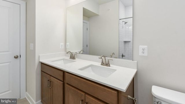 20821 CLOONGEE TER, Dulles, VA 20166