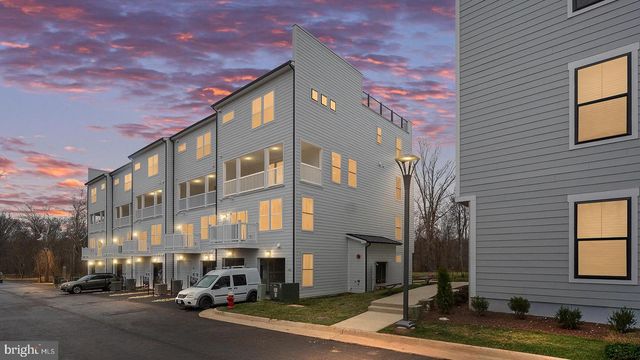 20821 CLOONGEE TER, Dulles, VA 20166