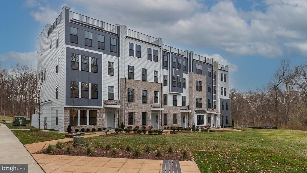 20821 CLOONGEE TER, Dulles, VA 20166