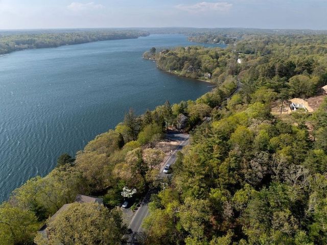 209 Herring Pond Rd, Plymouth, MA 02360