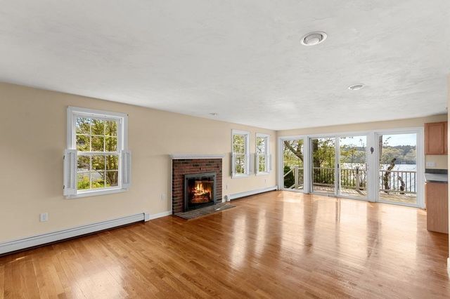 209 Herring Pond Rd, Plymouth, MA 02360