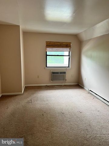 1334-C WYOMISSING, Reading, PA 19609