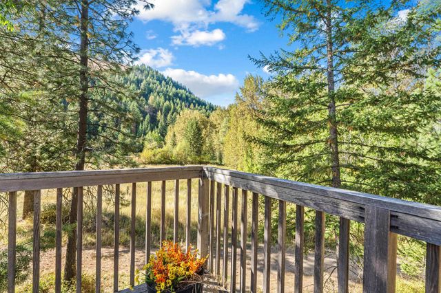 3979 Taylor Ranch Way Way, Loon Lake, WA 99148