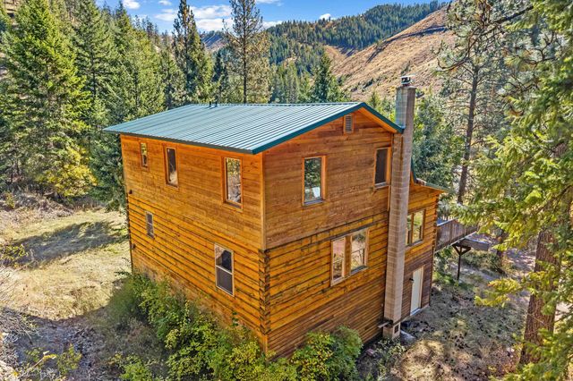 3979 Taylor Ranch Way Way, Loon Lake, WA 99148