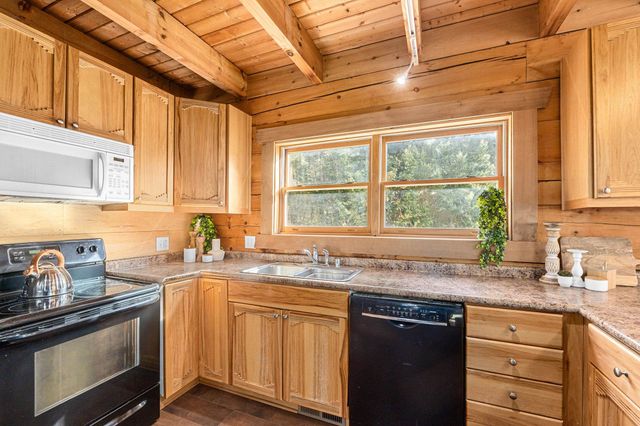 3979 Taylor Ranch Way Way, Loon Lake, WA 99148