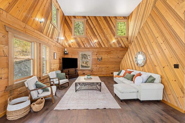 3979 Taylor Ranch Way Way, Loon Lake, WA 99148