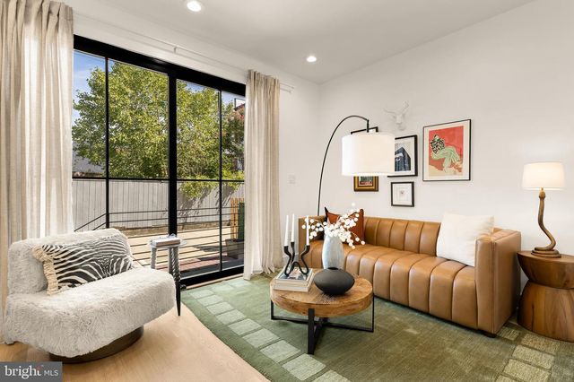 1205 10TH ST NW #A, Washington, DC 20001