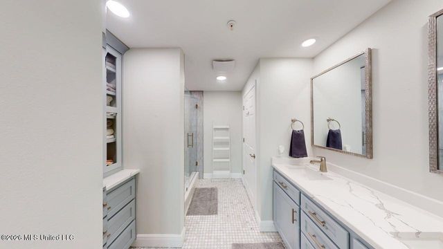 2230 Beach Drive, 702, Gulfport, MS 39507
