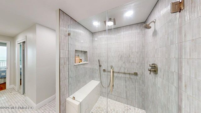 2230 Beach Drive, 702, Gulfport, MS 39507